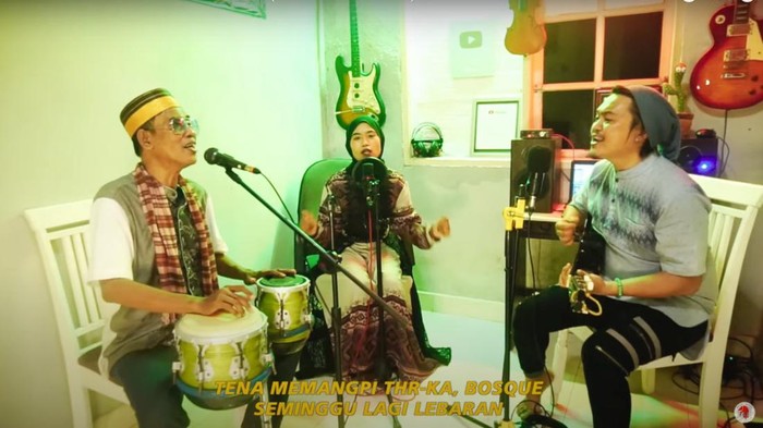 Tangkapan layar video lagu Adakah THR Bosku