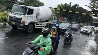 Portal tersebut mempunyai batas ketinggian 3,4 meter.