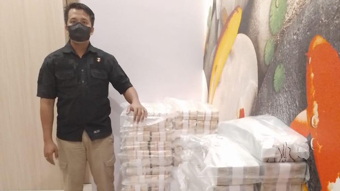 uang baru Rp 3,7 miliar disita