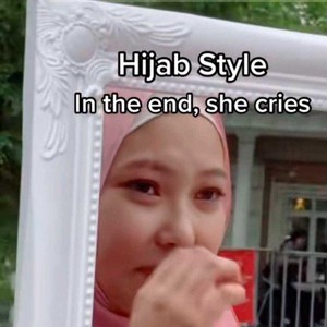 Viral Wanita di Belgia Eksperimen Sosial Pakai Hijab, Langsung Menangis Haru