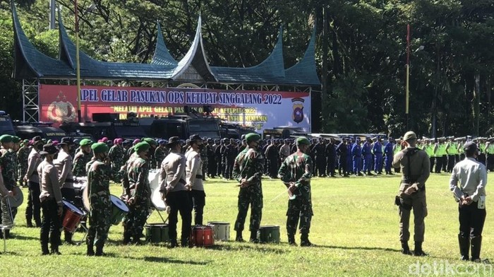 Apel pasukan pengamanan mudik di Sumbar.