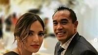Ardi Bakrie dan Nia Ramadhani akhirnya bisa menghirup udara bebas setelah menjalani masa rehabilitasi. Keduanya diketahui terkena kasus penyalahgunaan narkoba. Foto: instagram @ardibakrie