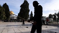 Bentrokan terjadi di tengah ketegangan antara Israel dan Palestina terkait Masjid Al-Aqsa.