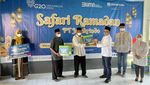 Berbagi Paket Sembako dengan Warga Kurang Mampu