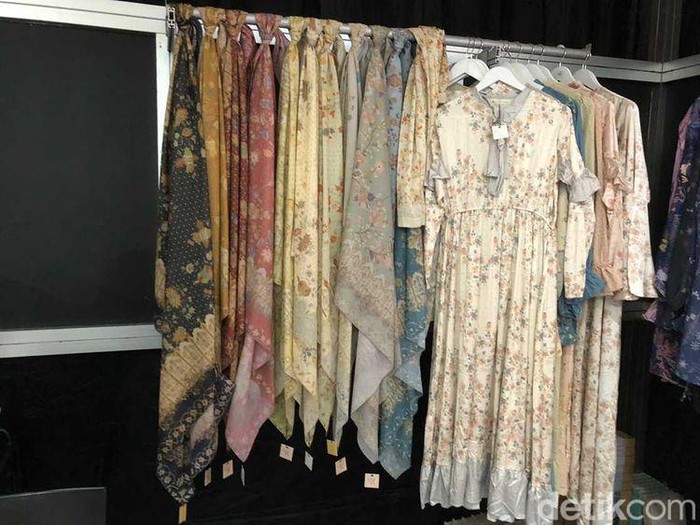 Berburu koleksi Hari Raya Idul Fitri di Muslim Fashion Festival 2022.
