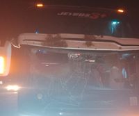 Keterlaluan! Bus NPM Dilempari Batu dan Tanah di Tol Palembang