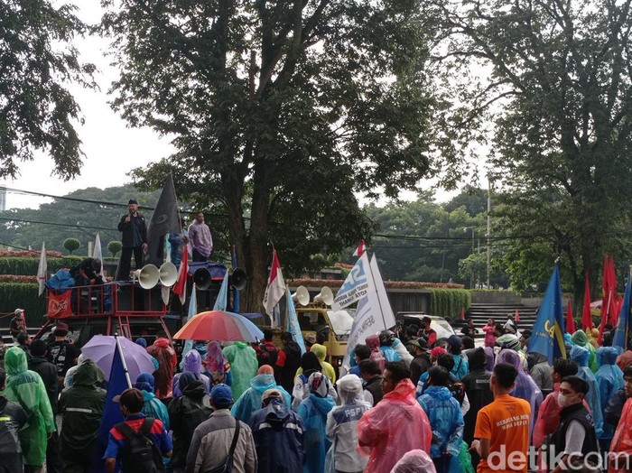Demo buruh di Jabar.
