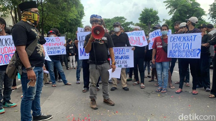 demo demokrat jatim