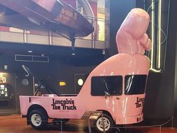 Deretan Desain Nyeleneh yang Out of The Box