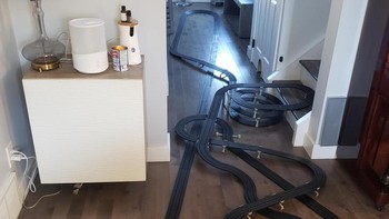 Kalau begini , gimana cara untuk ngepel ya. Foto: Brightside