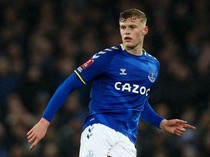 MU Mau Bek Everton? Siapin Duit Segini