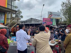 Lambaian Tangan Jokowi dan Prabowo