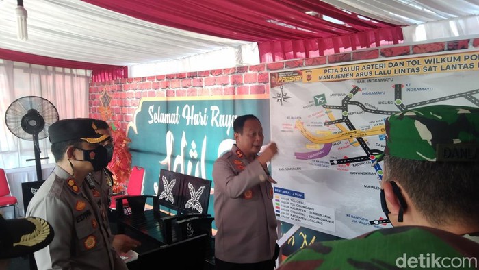 Kapolda Jabar Irjen Pol Suntana saat peninjauan.