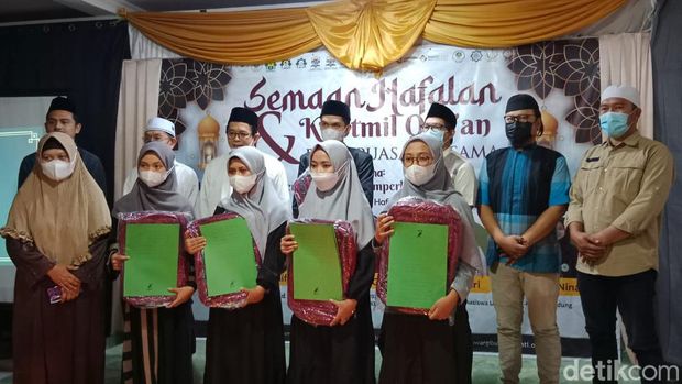 Kegiatan jurnalis Bandung di bulan Ramadan.