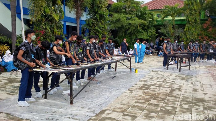 Kegiatan peringatan Hari Kartini di SMPN 1 Majalengka.