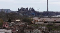 Sebanyak 2.000 tentara Ukraina dilaporkan masih bertahan di pabrik baja Azovstal. Mereka masih berupaya mempertahankan diri dari penguasaan militer Rusia. Sementara itu, Presiden Rusia Vladimir Putin pada Kamis (21/4) waktu setempat memerintahkan militer Rusia untuk membatalkan rencana menyerbu pabrik baja Azovstal.