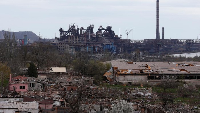 Sebanyak 2.000 tentara Ukraina masih bertahan di pabrik baja Azovstal, Mariupol. Diketahui, pabrik baja itu menjadi benteng terakhir Ukraina di Mariupol.
