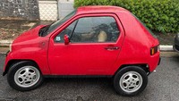 Biasanya mobil didesain untuk dapat menampung 8 hingga 5 orang, atau bahkan paling sedikit bisa menampung dua orang. Nah mobil ini malah cuma bisa menampung 1 orang aja. Dok. Daniel Marinus via Boredpanda.
