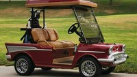 Mungkin pemilik kendaraan ini hobi main golf ya sampai-sampai kendaraannya pun dimodifikasi menjadi seperti buggy car atau mobil golf. Dok. Jay Darton Daugherty via Boredpanda.