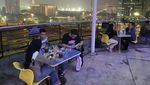 Melihat Jakarta di Malam Hari dari Lantai 10 The Plaza Semanggi