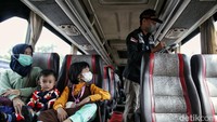 Petugas mengatakan dalam sehari mereka memeriksa 15 bus.