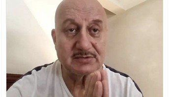 Meme kocak lainnya, di mana Ten Hag terlihat frustrasi setelah melihat Harry Maguire berlatih. Foto: Twitter