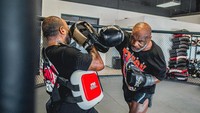 Iron Mike diketahui rajin bertinju lagi dua sampai tiga kali seminggu. Pelan-pelan, berat badan Tyson kembali ideal (Instagram/miketyson)