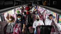 Tampak para pemudik siap berangkat ke kampung halaman.