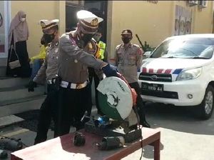 30 Knalpot Bising Hasil Razia Balap Liar di Sidrap Dimusnahkan