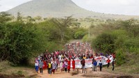 Sunat perempuan atau Female Genitalia Mutilation (FGM) merupakan ritual yang harus dijalankan anak-anak perempuan ketika mereka berusia 12-15 tahun.   