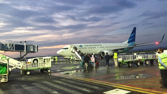Pesawat Garuda Indonesia di Bandara International Lombok