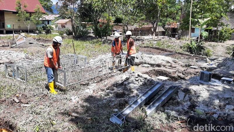 Badan Aksesibilitas Telekomunikasi dan Informasi (BAKTI Kominfo) terus berupaya memberikan layanan internet melalui pembangunan tower BTS 4G di pedalaman Papua.