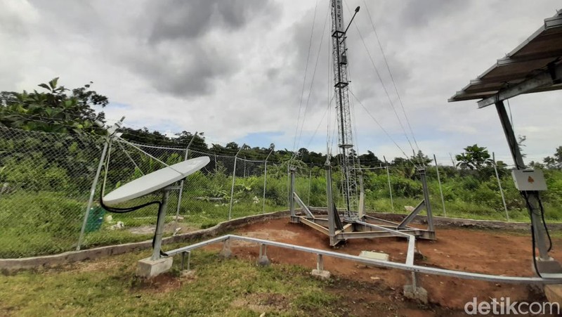 Badan Aksesibilitas Telekomunikasi dan Informasi (BAKTI Kominfo) terus berupaya memberikan layanan internet melalui pembangunan tower BTS 4G di pedalaman Papua.