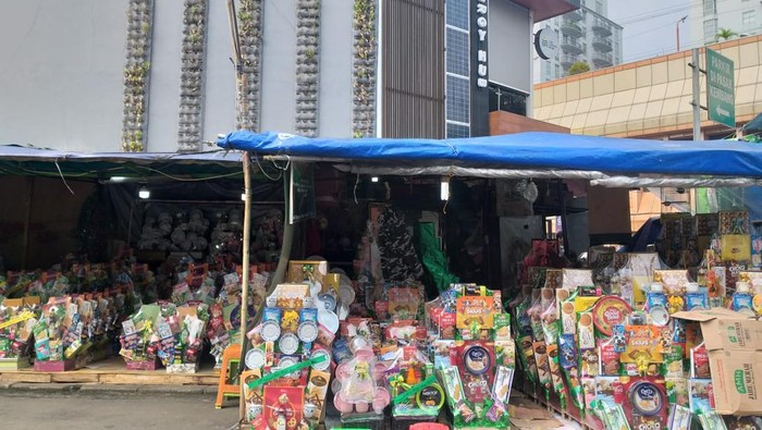 Pusat Parcel di Cikini