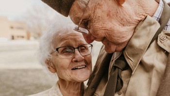 Nancy mengatakan bahwa harus selalu menghormati satu sama lain bahkan ketika tidak saling setuju. Tunjukkan banyak cinta dan perhatian, maafkan dan lupakan. Lakukan yang terbaik dalam hidup.