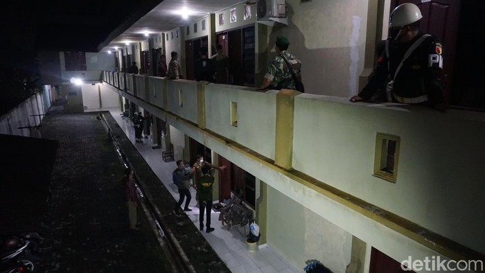 Razia pasangan mesum di Kota Mojokerto