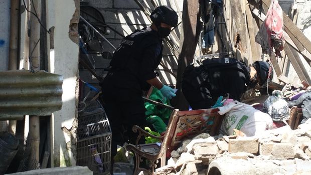 Sebuah rumah di Sleman Hancur karena ledakan, diduga berasal dari petasan yang tersimpan di rumah itu, Jumat (22/4/2022).