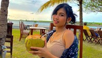 Tasha Rasyid kini dilirik buat endorse produk kosmetik dengan nominal yang menurutnya lumayan. (dok. Instagram @tasharasyid) 