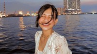 Lahir 17 Oktober 1999, Tasha Rasyid mulai dapat endorsement berkat sang kakak. Sempat ragu buat ambil tawaran itu, Tasha yakin berkat penjelasan dari Soraya. (dok. Instagram @tasharasyid) 