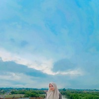 Anak sulung dari tiga orang bersaudara ini mengungkapkan perubahan yang ia rasakan usai berhasil menurunkan 19 kg. Ia merasa lebih percaya diri. Bersyukur dan lega banget badan, merasa ringan aja gtu. Apalagi kalau pakai baju all size rasanya pede aja gitu kemana-mana. Sampai acne Putri jadi hilang, pipi pun makin tirus makanya idung Putri agak ketarik gitu karena ngefek kurusan tadi. Rasanya seneng banget pokoknya sudah nggak insecure lagi saat berat badan yang sudah normal, kata Putri lega. Foto: Dok. pribadi @Putri Cahaya Keumala.