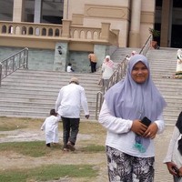 Wanita yang tinggal di Banda Aceh itu mengaku foto awal pada video TikToknya, saat masih memiliki berat badan 79 kg. Foto itu ijazah SMA kelas XII pada tahun 2018, Putri masih gemuknya dengan acne yang cukup parah, tuturnya. Ia menegaskan jika kamu ingin menurunkan berat badan harus dengan niat, komitmen dan usaha. Putri pernah mengonsumsi ramuan herbal, namun tak membuahkan hasil. Foto: Dok. pribadi @Putri Cahaya Keumala.