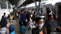 Per Sabtu (23/4) ini, penumpang yang diberangkatkan dari Stasiun Pasar Senen sebanyak 11.500 penumpang.