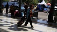 Meski ada peningkatan jumlah penumpang, Kepala Humas PT KAI Daop I Eva Chairunisa menyebut jumlah tersebut belum signifikan.