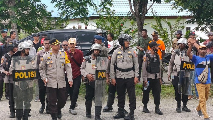 2 Kelompok Masyarakat di Papua Bentrok, Dipicu Gaji Honorer Belum Dibayarkan