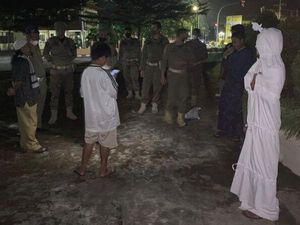 Duh! Geger Pocong Bikin Ngeri Warga Berau, Ternyata Remaja Bikin Konten