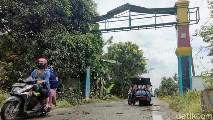 Jalan rusak di Asahan