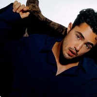 Tak hanya tampan, Darren juga memiliki paras unik berkat darah blasteran dari ibunya yang keturunan Swedia-Jepang dan ayah Jerman. Foto: Instagram/@darrenbarnet