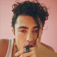 Nantinya Darren Barnet muncul di iklan kampanye Victoria’s Secret untuk mendukung komitmennya dalam mendukung inklusivitas, memupuk kesehatan mental yang positif dan memberdayakan kawula muda. Foto: Instagram/@darrenbarnet