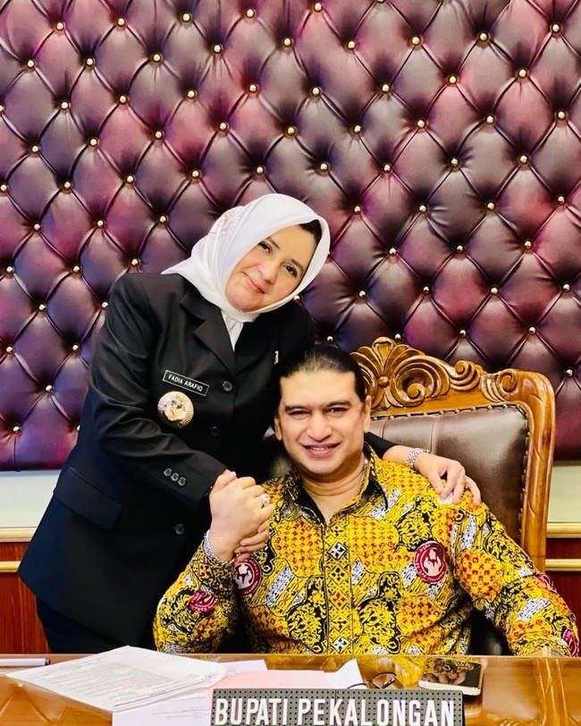 Fadia yang terlahir dengan nama Laila Fathiah itu sendiri sebenarnya jarang mengunggah potret kesehariannya sebagai Bupati Pekalongan. Tapi sang suami penyanyi dangdut asal Malaysia M. Ashraff Abu atau Ashraff Khan cukup sering membagikan kebersamaannya dengan sang istri.Foto: Instagram @ashraff_abu