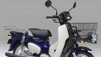 Honda melakukan sedikit perubahan pada Super Cub 110 cc versi Pro. Mulai dari penggunaan velg yang kini sebesar 14 inci serta ban tubeless agar menambah kekuatan dan stabilitas saat berkendara. Foto: Ride Apart